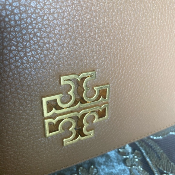 Tory Burch LG adjustable shoulder/crossbody bag - Picture 11 of 13